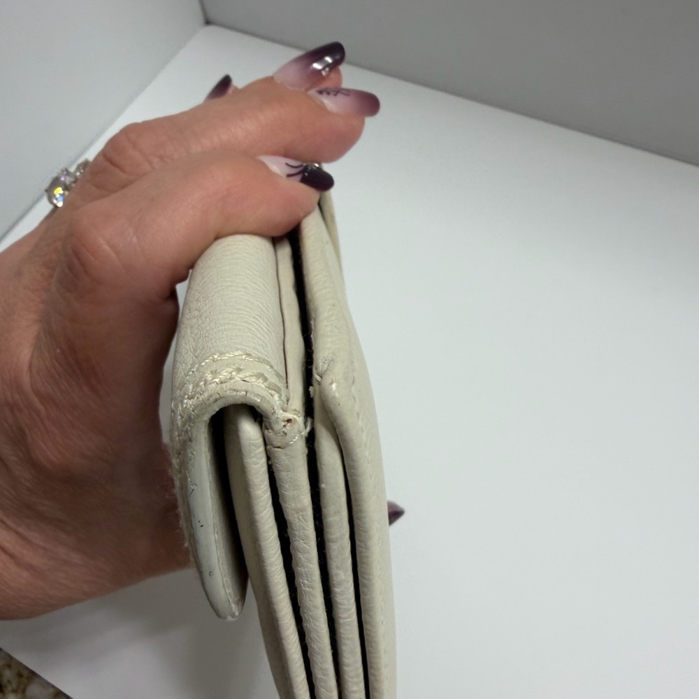Dior Vintage Off-White Leather Women's Wallet - Picture 3 of 12